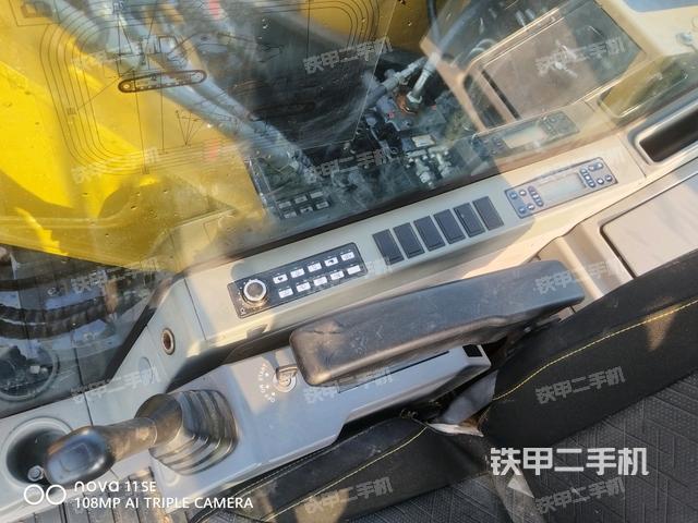 座椅左侧控制台/音响/含左手柄（驾驶室部分）