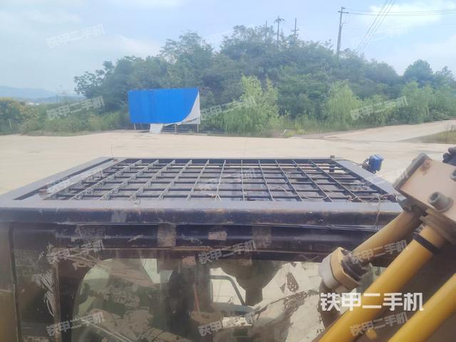 驾驶室顶部（整机外观）