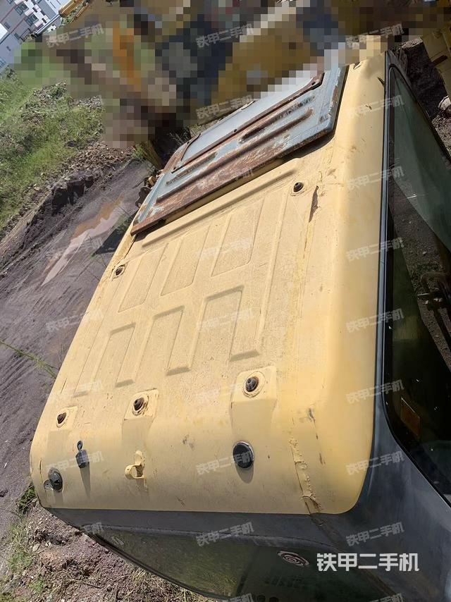 驾驶室顶部（整机外观）