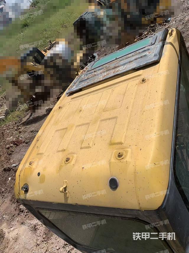 驾驶室顶部（整机外观）