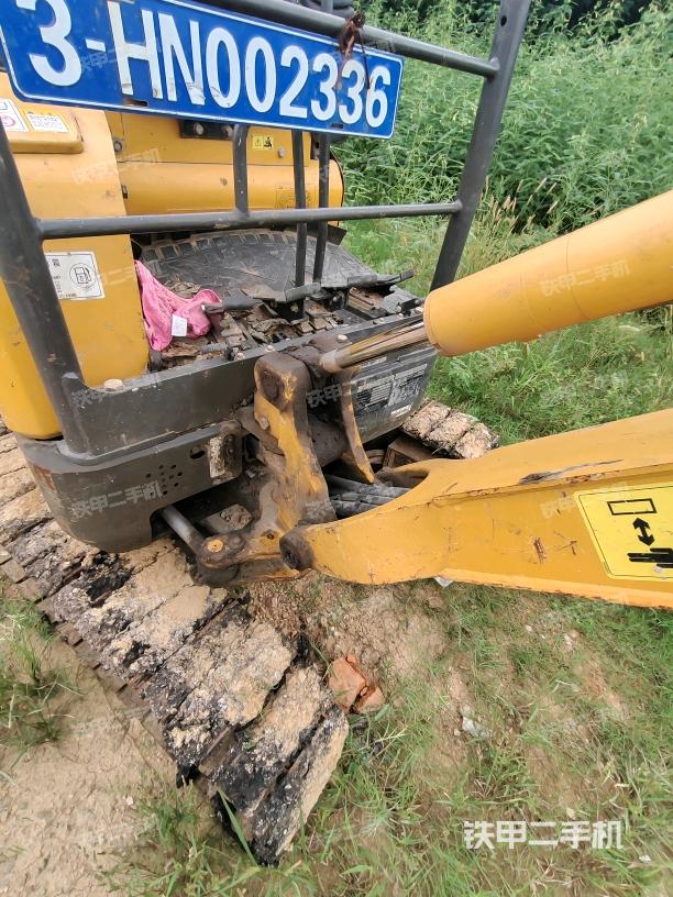 大臂根部?斜（工作和回轉(zhuǎn)裝置）