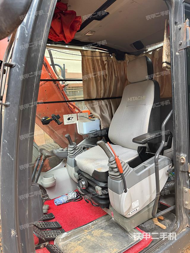 駕駛室整體（整機(jī)外觀）