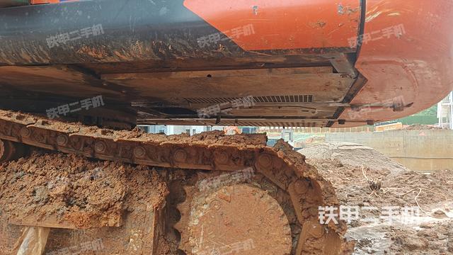 单侧履带整体（整机外观）