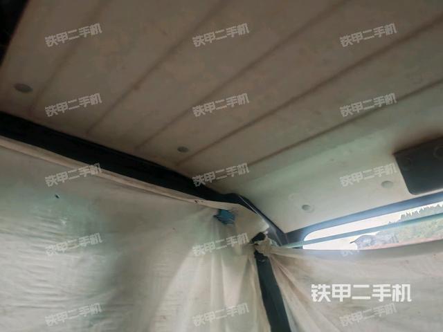 左后方玻璃角标（驾驶室部分）