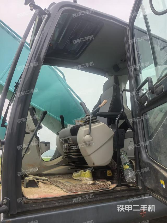 驾驶室整体（整机外观）