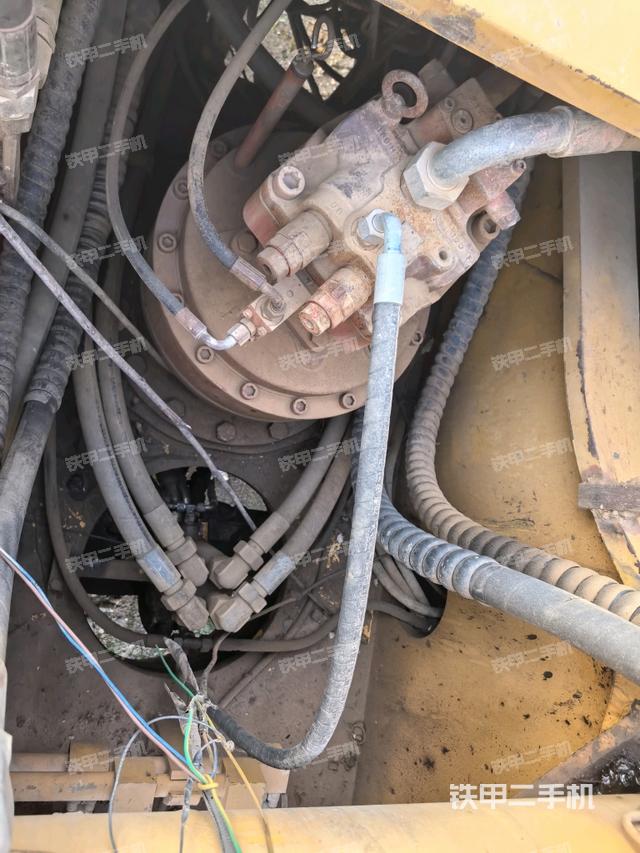 回轉(zhuǎn)馬達(dá)（上車部件）