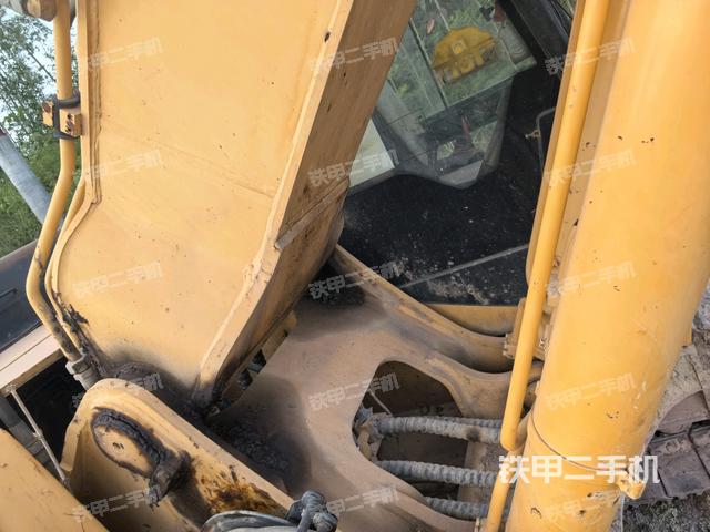 鏟斗右后整體（工作和回轉(zhuǎn)裝置）