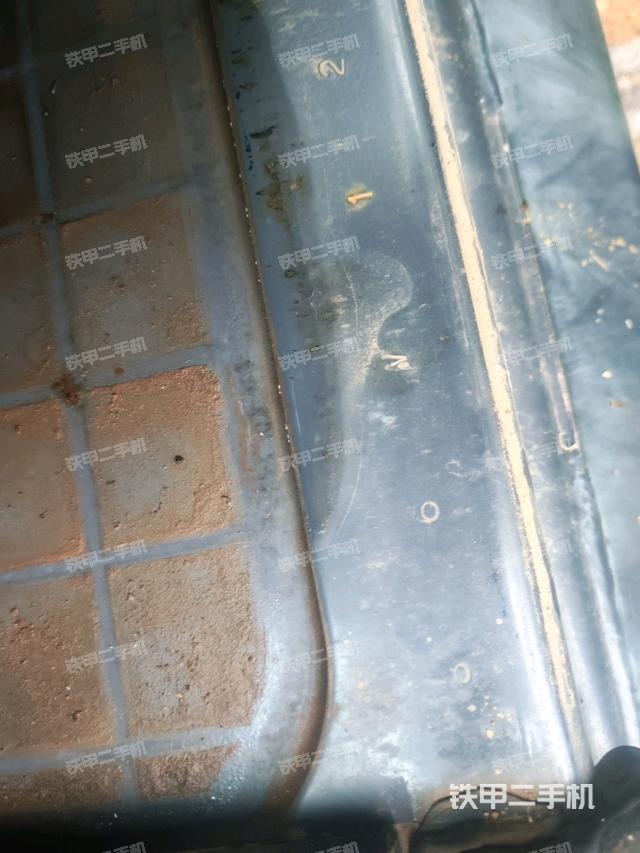 驾驶室正侧（驾驶室部分）