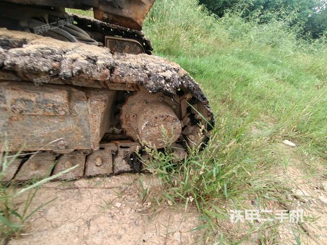 右驅(qū)動輪（行走機構(gòu)）