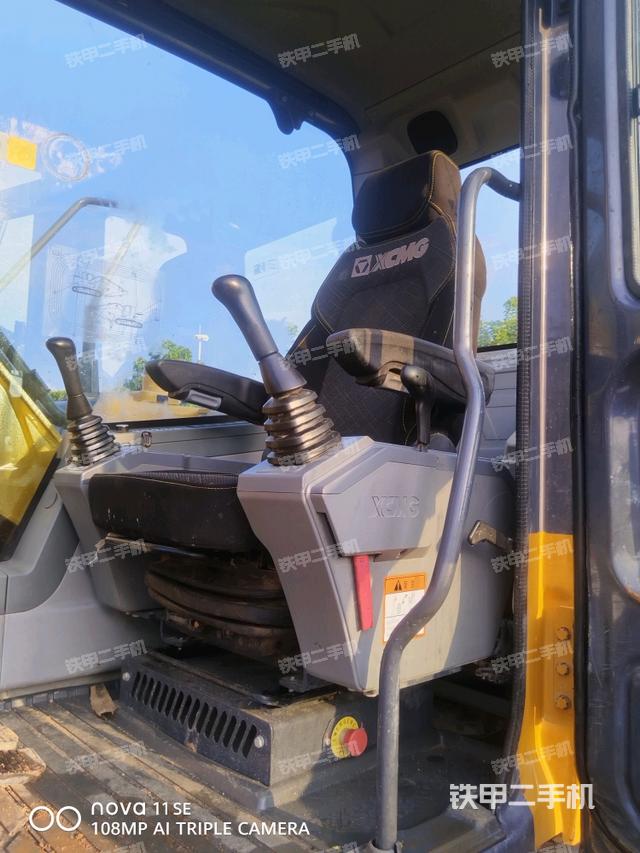 右侧玻璃角标（驾驶室部分）