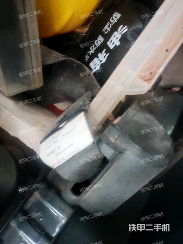 座椅右侧控制台/钥匙门/油门/含右手柄（驾驶室部分）