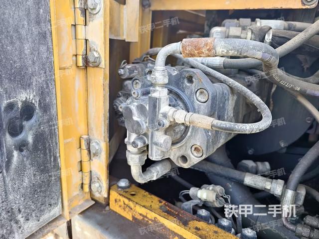 液壓泵斜45?左（大件艙室）