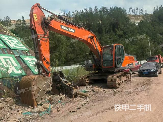 斗山DX215-9C挖掘机