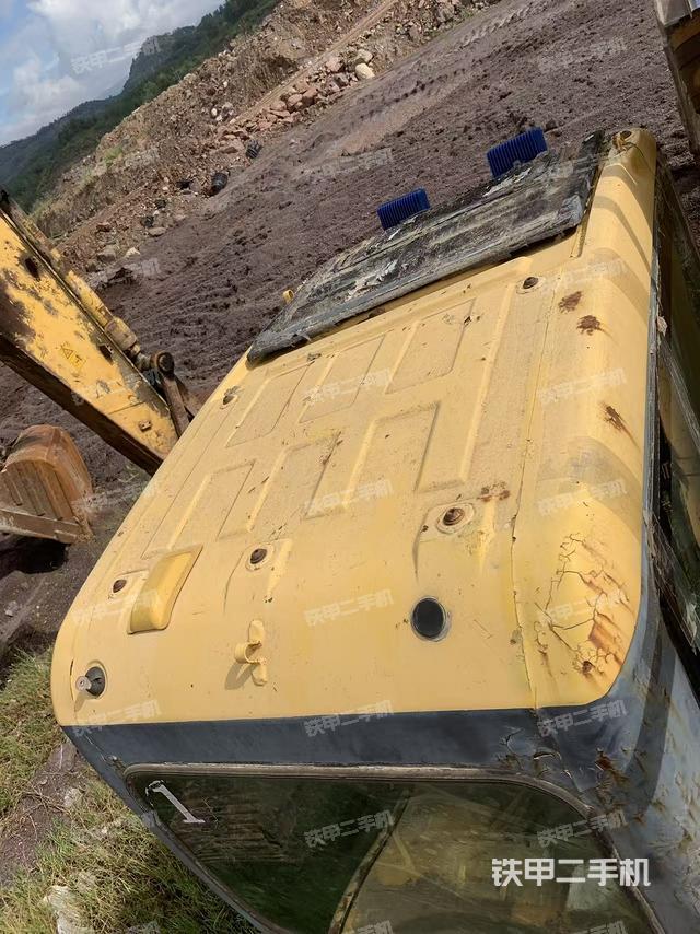 驾驶室顶部（整机外观）