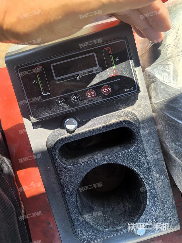 驾驶室整体（整机外观）