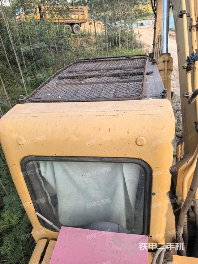 發(fā)動(dòng)機(jī)室（上車部件）