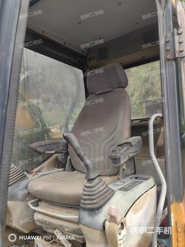 驾驶室整体（整机外观）