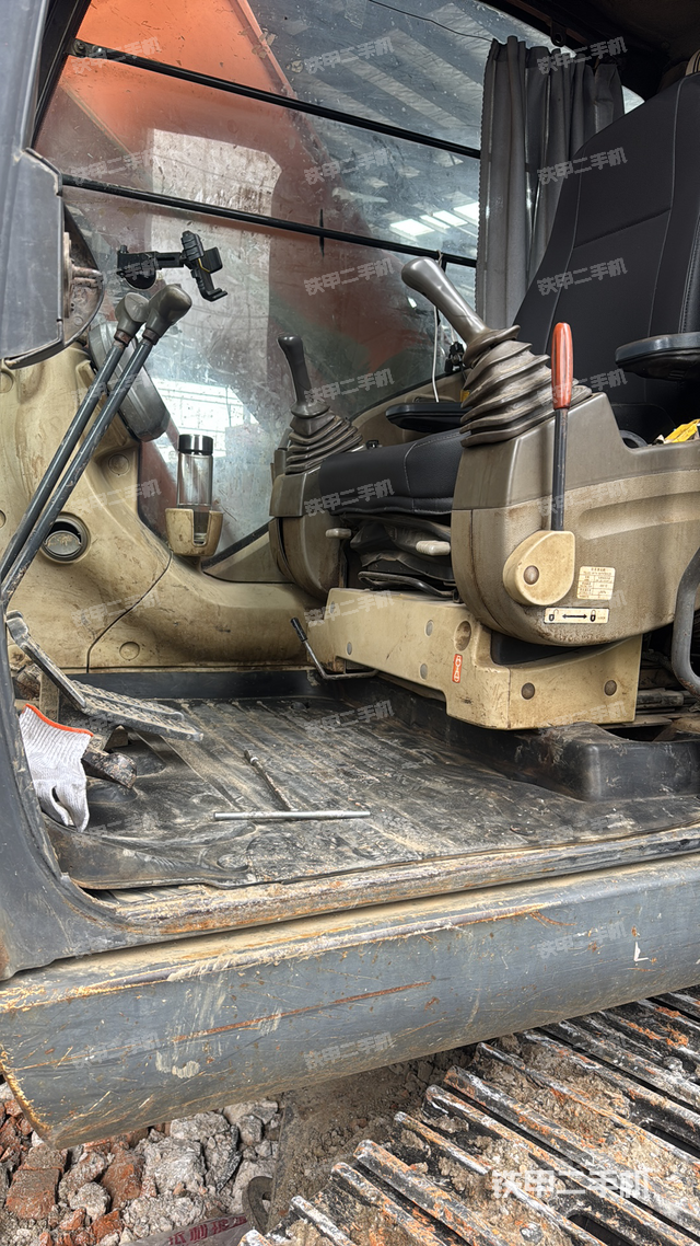 驾驶室整体（整机外观）