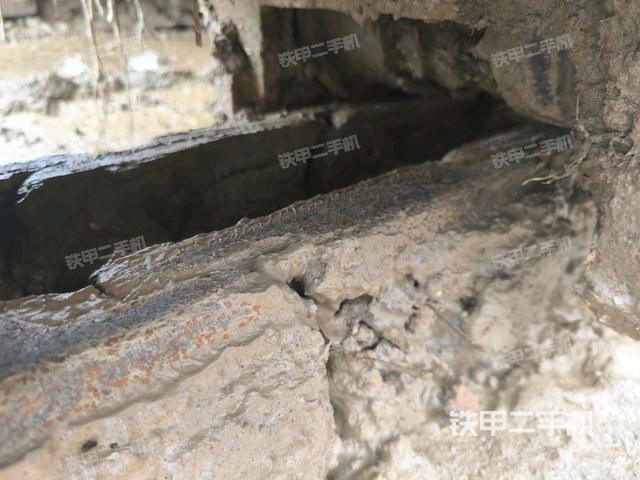 左侧行走马达盖板（行走机构）