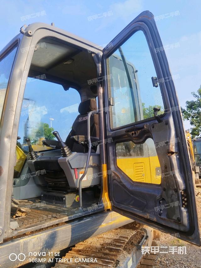 驾驶室左前45度（驾驶室部分）