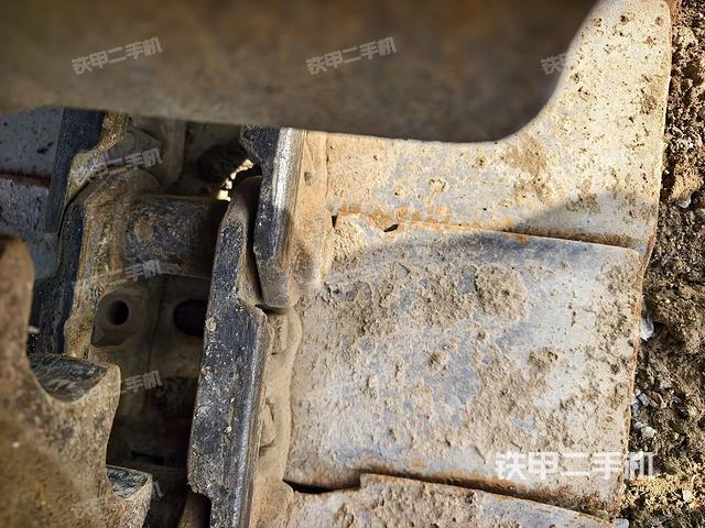 右側(cè)行走馬達蓋板（行走機構(gòu)）