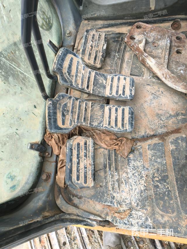 右侧玻璃角标（驾驶室部分）