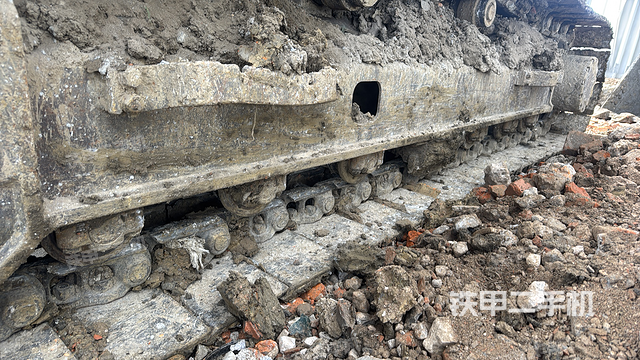 单侧履带整体（整机外观）