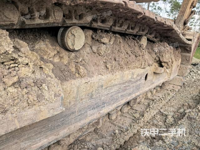 右驅(qū)動(dòng)輪（行走機(jī)構(gòu)）