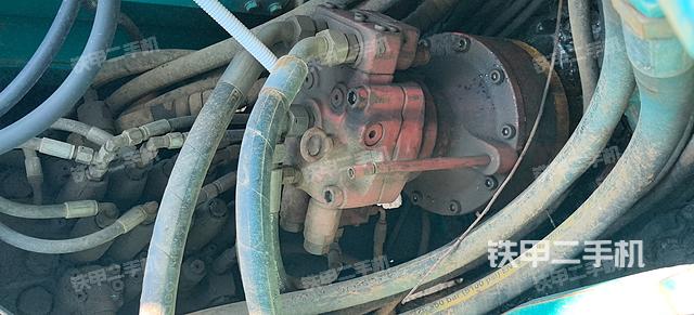 回转马达和主控阀（整机外观）