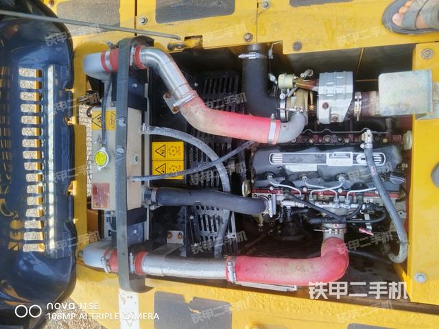 发动机室（上车部件）