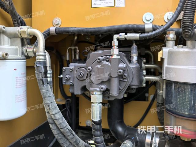 液压泵斜45 左（大件舱室）