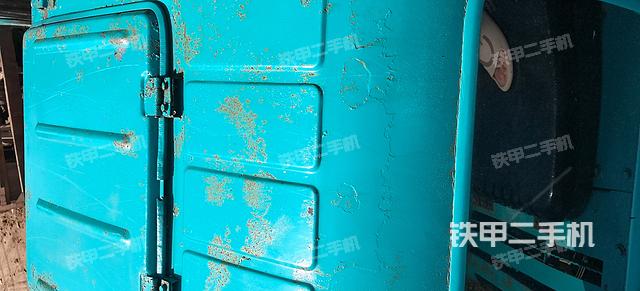 驾驶室顶部（整机外观）