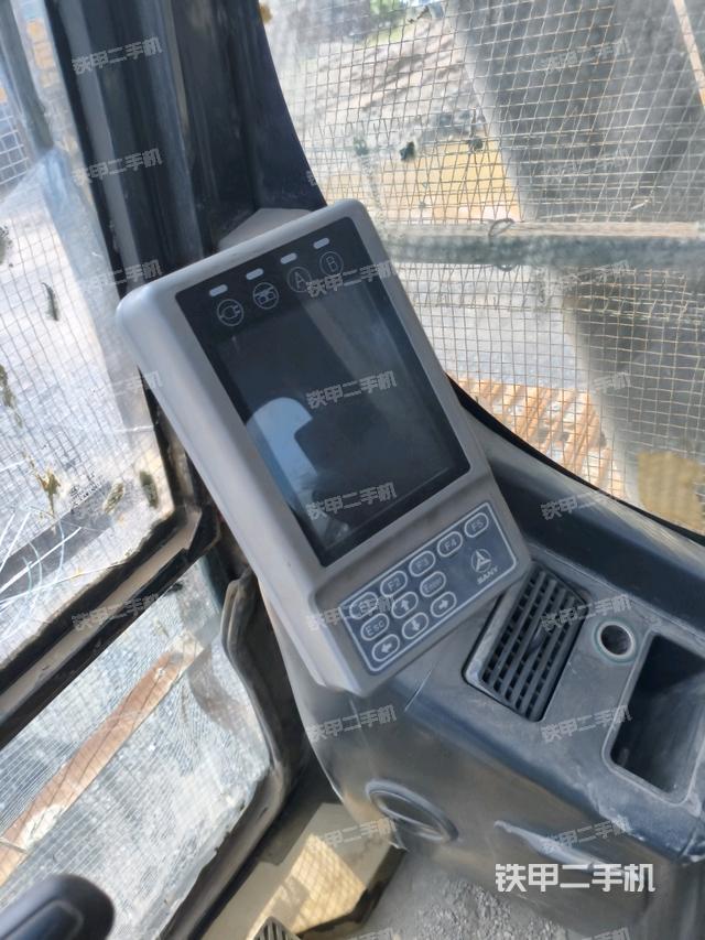 駕駛室整體（整機(jī)外觀）