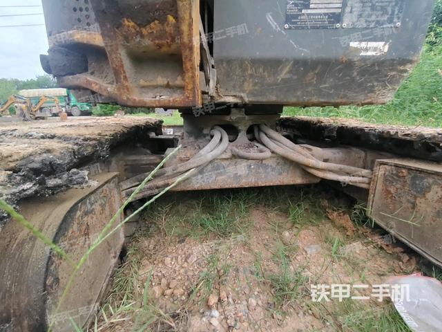 轉(zhuǎn)盤和下車架正前（工作和回轉(zhuǎn)裝置）