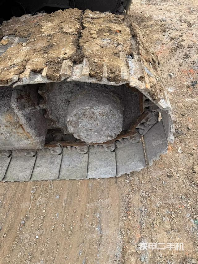 驾驶室顶部（整机外观）