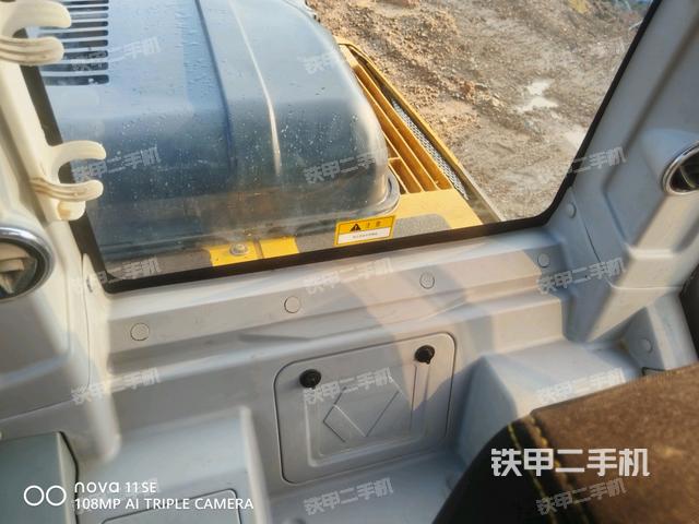 座椅右侧控制台/钥匙门/油门/含右手柄（驾驶室部分）