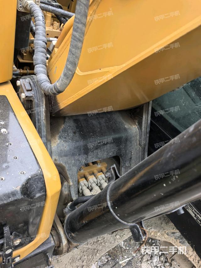 大臂根部 斜视（工作和回转装置）