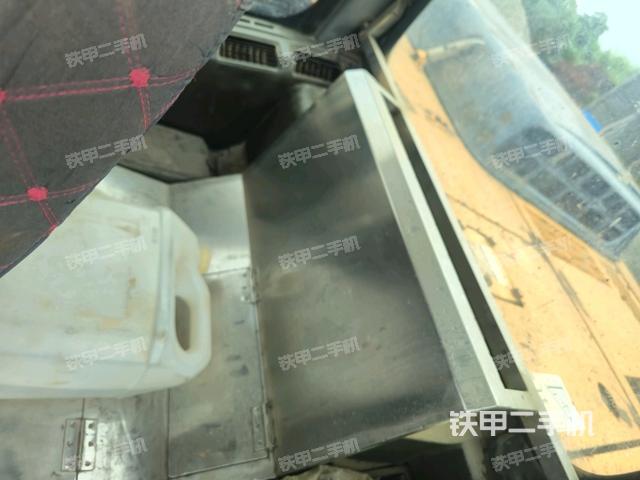 后窗玻璃角标（驾驶室部分）