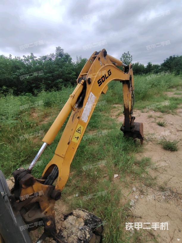 大臂背部俯視（工作和回轉(zhuǎn)裝置）