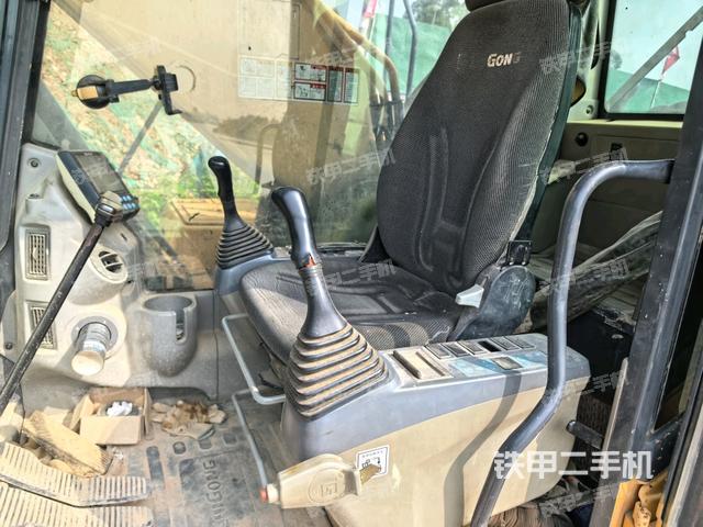 左后方玻璃角标（驾驶室部分）