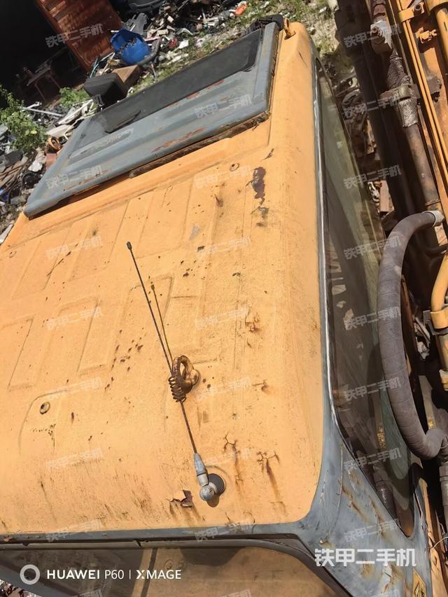 驾驶室顶部（整机外观）