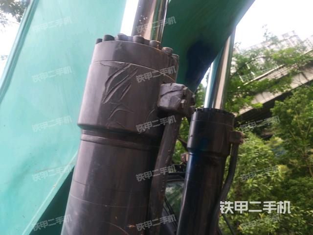 转盘和下车架正前（工作和回转装置）