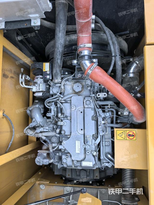 发动机室（上车部件）