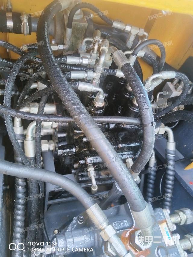 中央回转接头特写（上车部件）