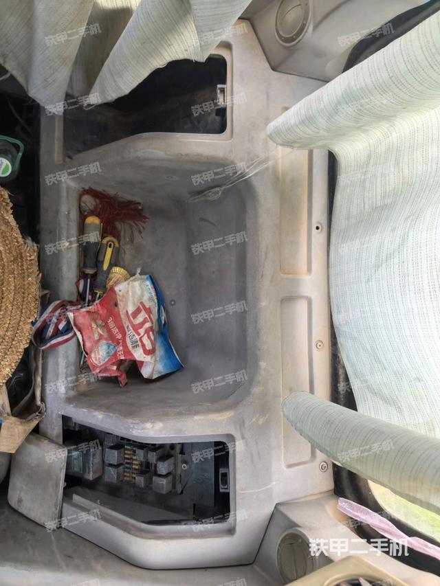 駕駛室正側(cè)（駕駛室部分）