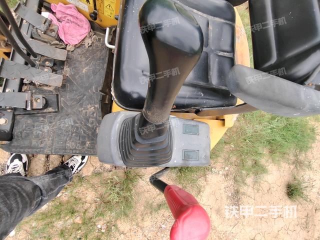 座椅右側(cè)控制臺/鑰匙門/油門/含右手柄（駕駛室部分）