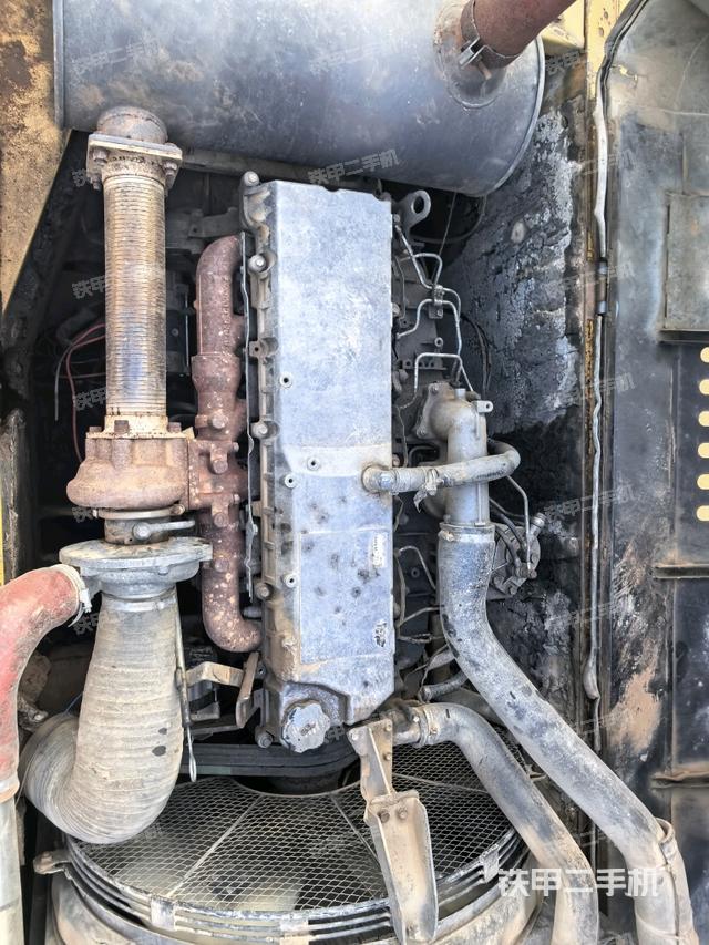 氣門(mén)室蓋螺絲特寫(xiě)（上車部件）