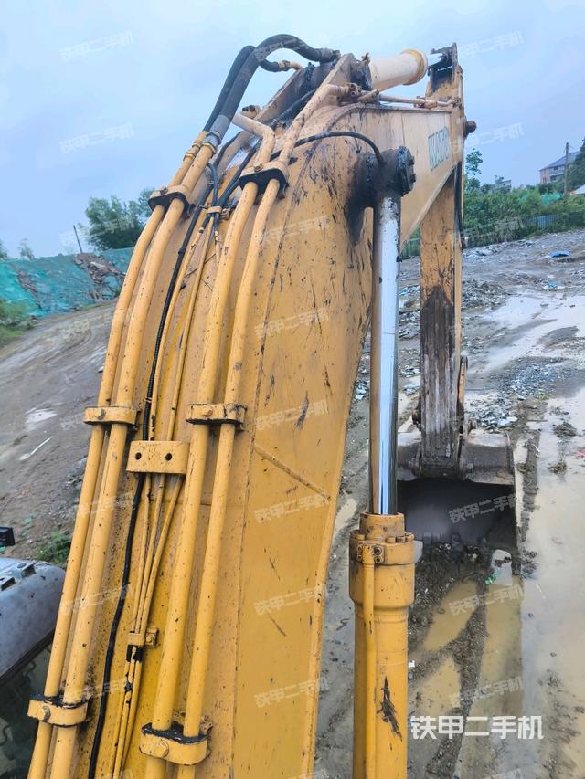 铲斗右后整体（工作和回转装置）