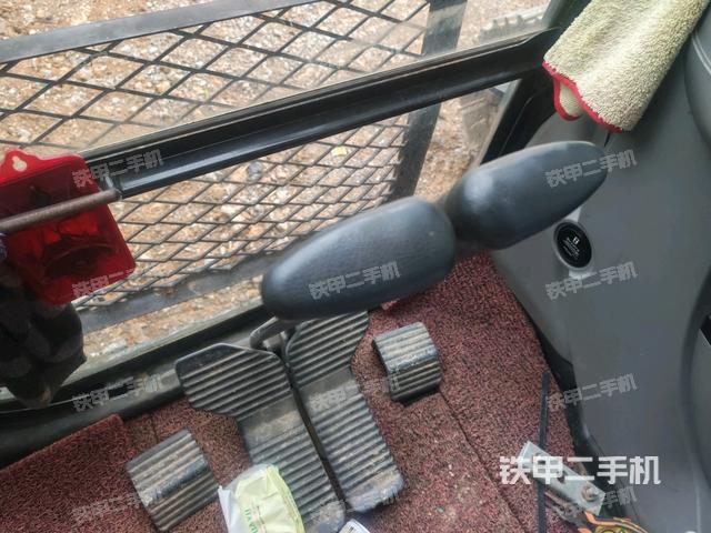 座椅后部（驾驶室部分）