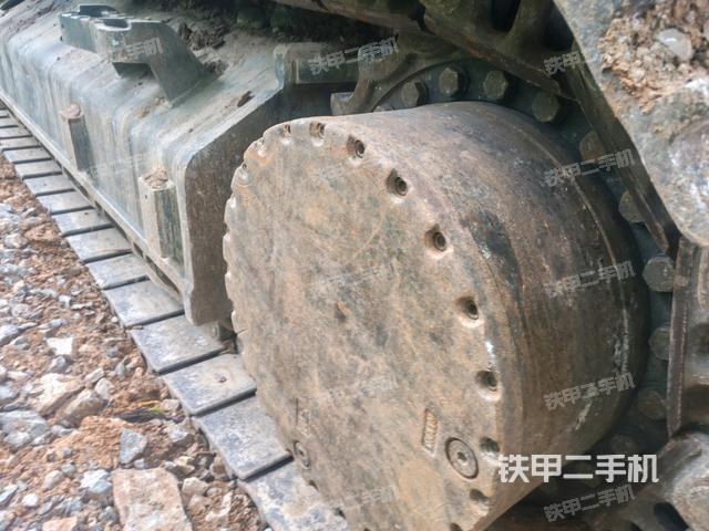 右驱动轮（行走机构）